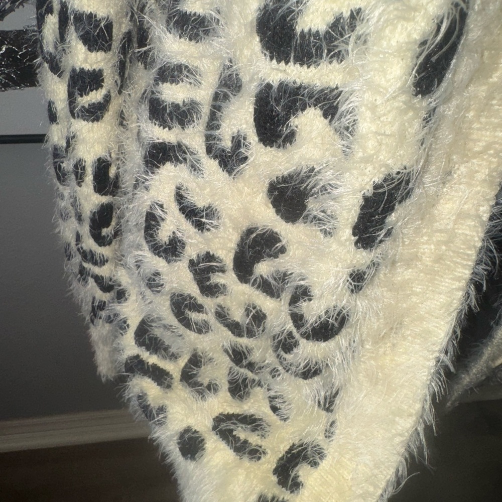 POL Cream and Black Leopard Fuzzy Button Cardigan - Picture 4 of 5